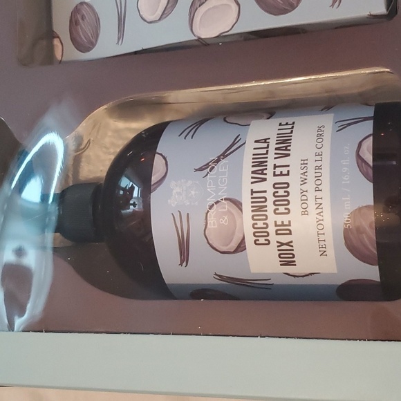 NWT Brompton & Langley Coconut Vanilla Bathroom Gift Set - Picture 5 of 12